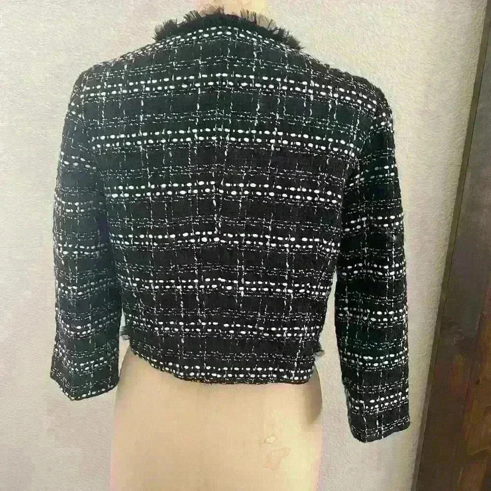 TWENTYONE Size Medium Cute Coco Channel look. Crop Jacket - Picture 3 of 10